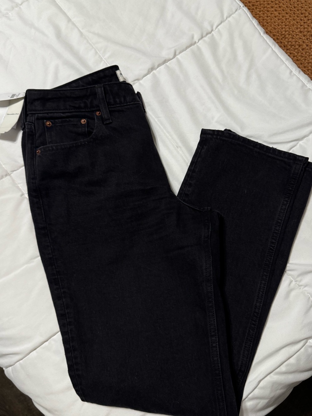 NWT Abercrombie & Fitch Black Mid Rise 90’s Straight Jeans, Size 27/4